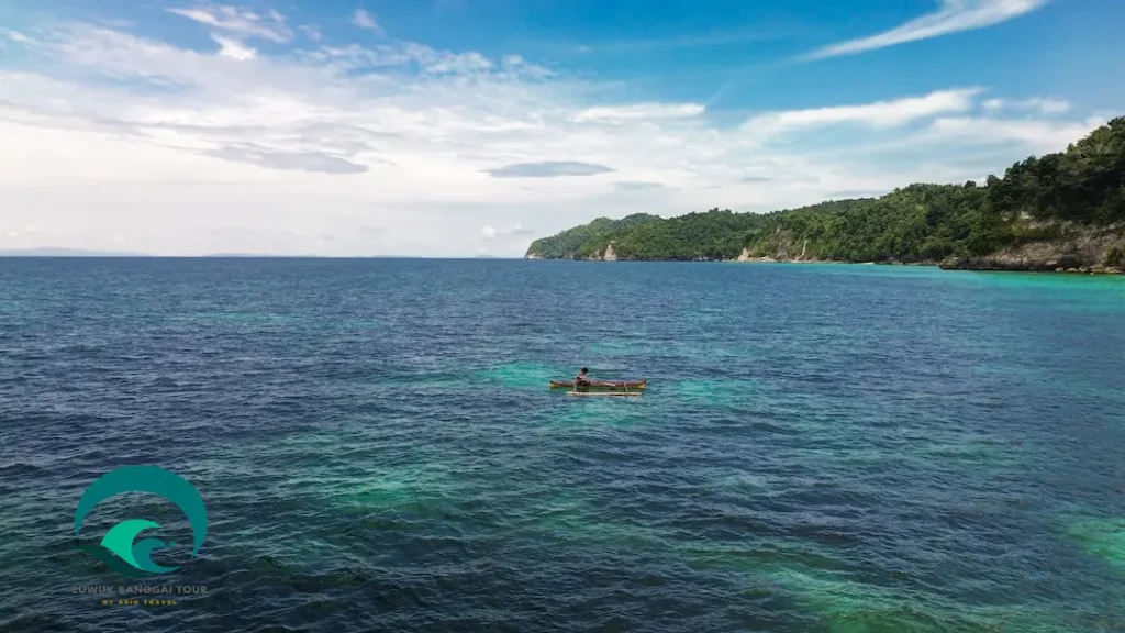 panorama laut lepas dan pesisir pantai di wilayah luwuk banggai