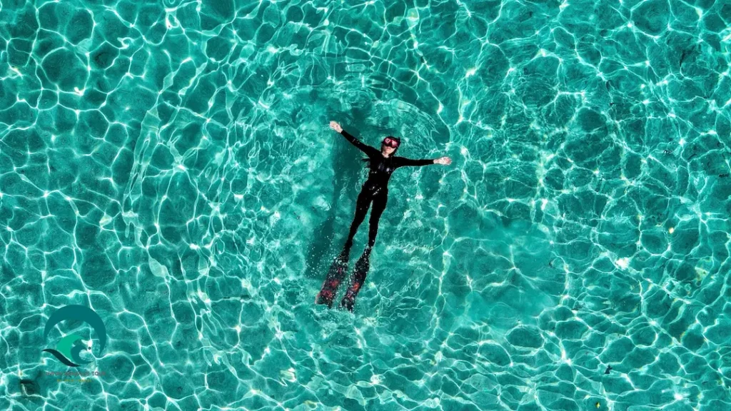 aktivitas snorkeling di pantai kilo lima luwuk banggai air jernih