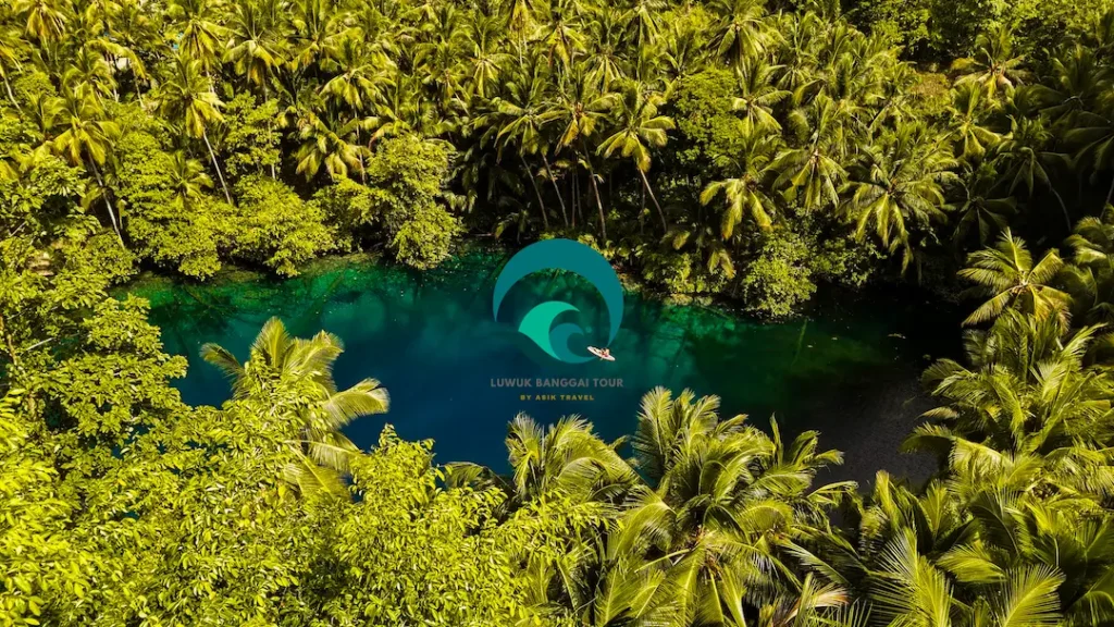 danau paisupok banggai kepulauan dengan air biru kristal yang bening