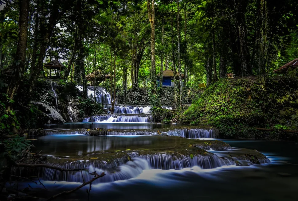 Air Terjun Salodik yang bertingkat di Desa Salodik, Luwuk Utara
